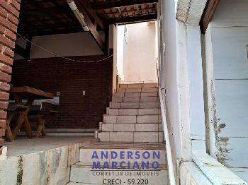 Casa à Venda – Localização Central