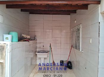 Casa à Venda – Localização Central