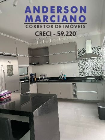 Casa à Venda – Porteira Fechada (apenas bens pessoais serão retirados)