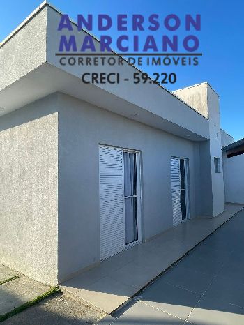 Casa à Venda – Porteira Fechada (apenas bens pessoais serão retirados)
