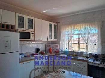 Belíssima Casa à Venda em Serra Negra – Perto do Centro