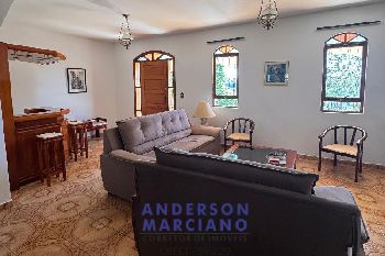 Casa à Venda em Serra Negra – Totalmente Mobiliada