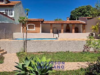 Casa à Venda em Serra Negra – Totalmente Mobiliada