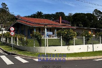 Linda Chácara à Venda – Serra Negra