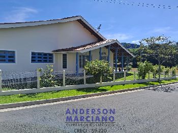 Linda Chácara à Venda – Serra Negra