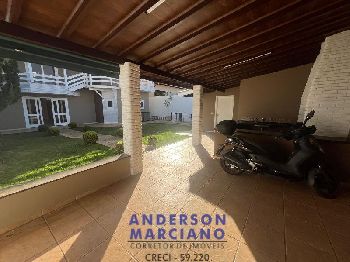 Casa Nova à Venda – Bairro Nobre com Vista para as Montanhas