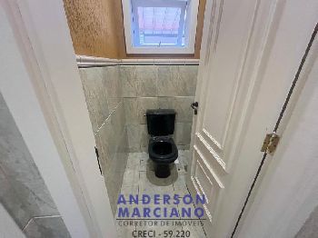 Casa Nova à Venda – Bairro Nobre com Vista para as Montanhas