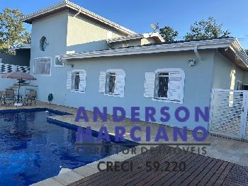 Casa à Venda – Estância Suíça