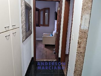 Belíssima Casa à Venda – Próxima ao Centro