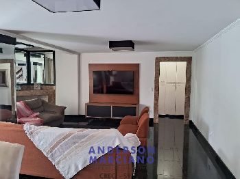 Belíssima Casa à Venda – Próxima ao Centro
