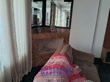 Belíssima Casa à Venda – Próxima ao Centro