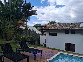 Lindíssima Residência à Venda – Bairro Nobre de Serra Negra
