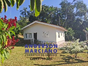 Lindíssima Chácara à Venda – Região de Alto Valor Imobiliário