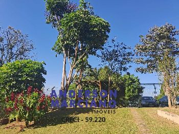 Lindíssima Chácara à Venda – Região de Alto Valor Imobiliário