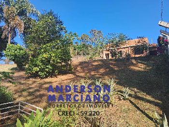 Lindíssima Chácara à Venda – Região de Alto Valor Imobiliário