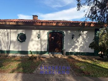 Belíssima Chácara à Venda