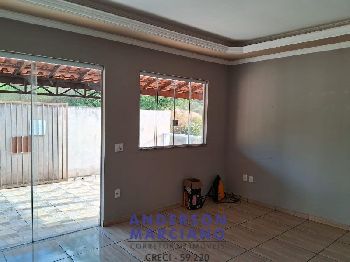 Casa à Venda – Próxima ao Centro de Serra Negra